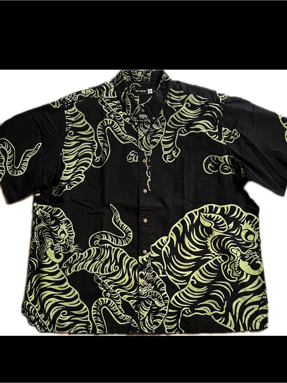 Sig Zane Hilo Black & Lime Tiger Graphic Button-Up Shirt